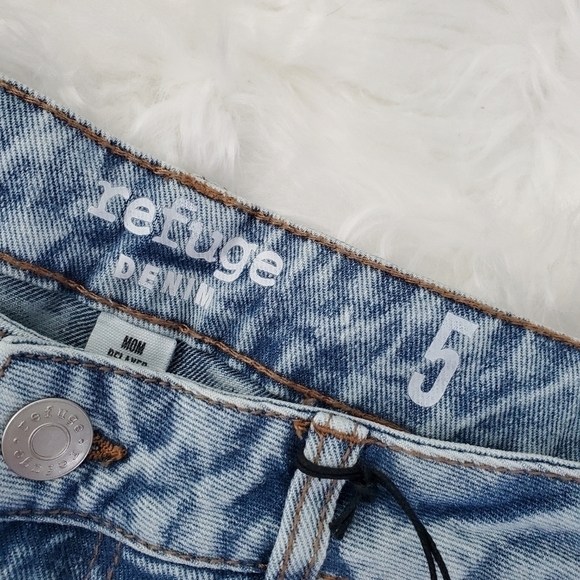 New! Refuge Denim Mom Relax High Rise Distressed Ripped Jeans. Size 5. - Picture 10 of 11